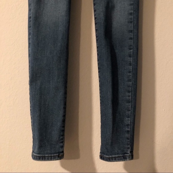 Universal Thread medium wash long jeggings - Picture 3 of 13